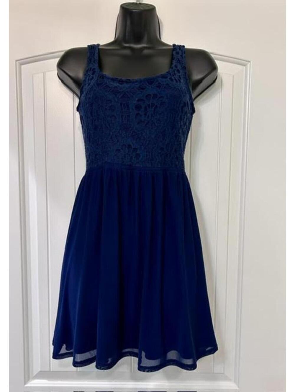 🤍 Sweetheart Lace Lined Sleeveless Top XS - (GUC)